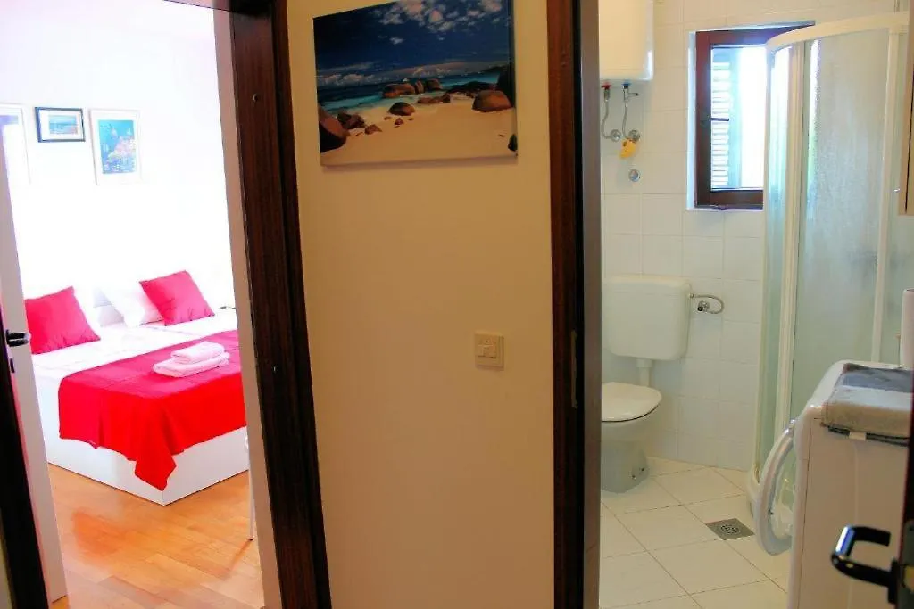 Apartment Suncana Obala - Sunny Coast - 5 Min Walk To The Beach Novi Vinodolski Croatia