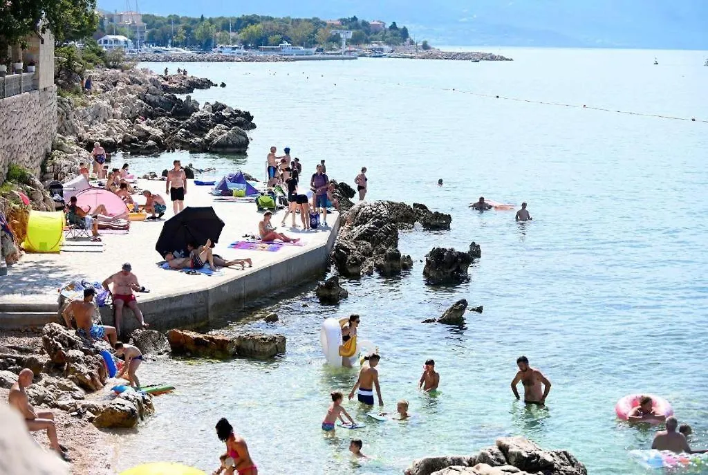 Apartment Suncana Obala - Sunny Coast - 5 Min Walk To The Beach Novi Vinodolski